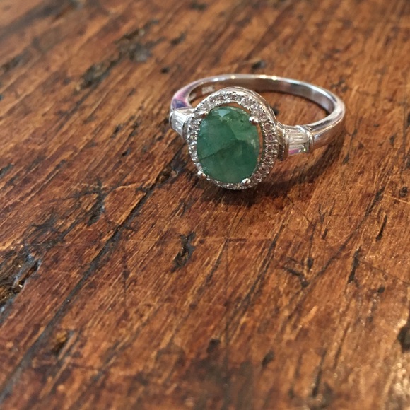 Jewelry - Sterling Emerald Ring